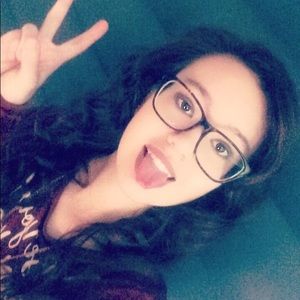 Meet your Posher, Dana